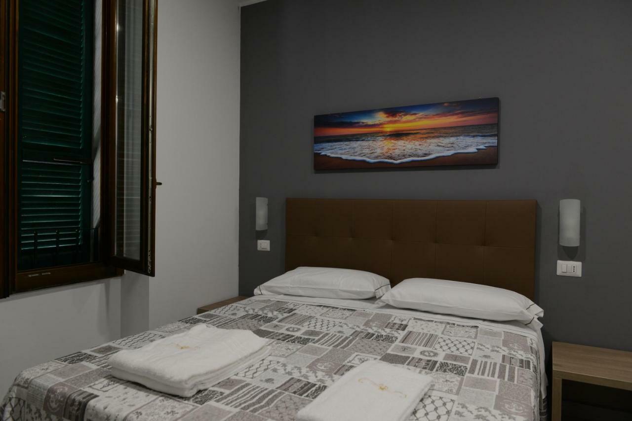 Hotel Oregon Milan Bagian luar foto